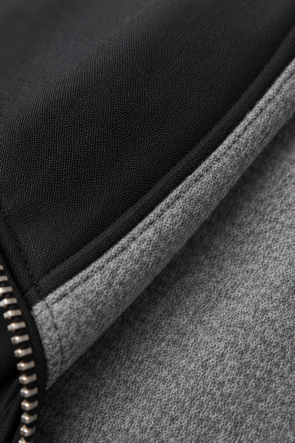 Valecour Reversible Vest Black