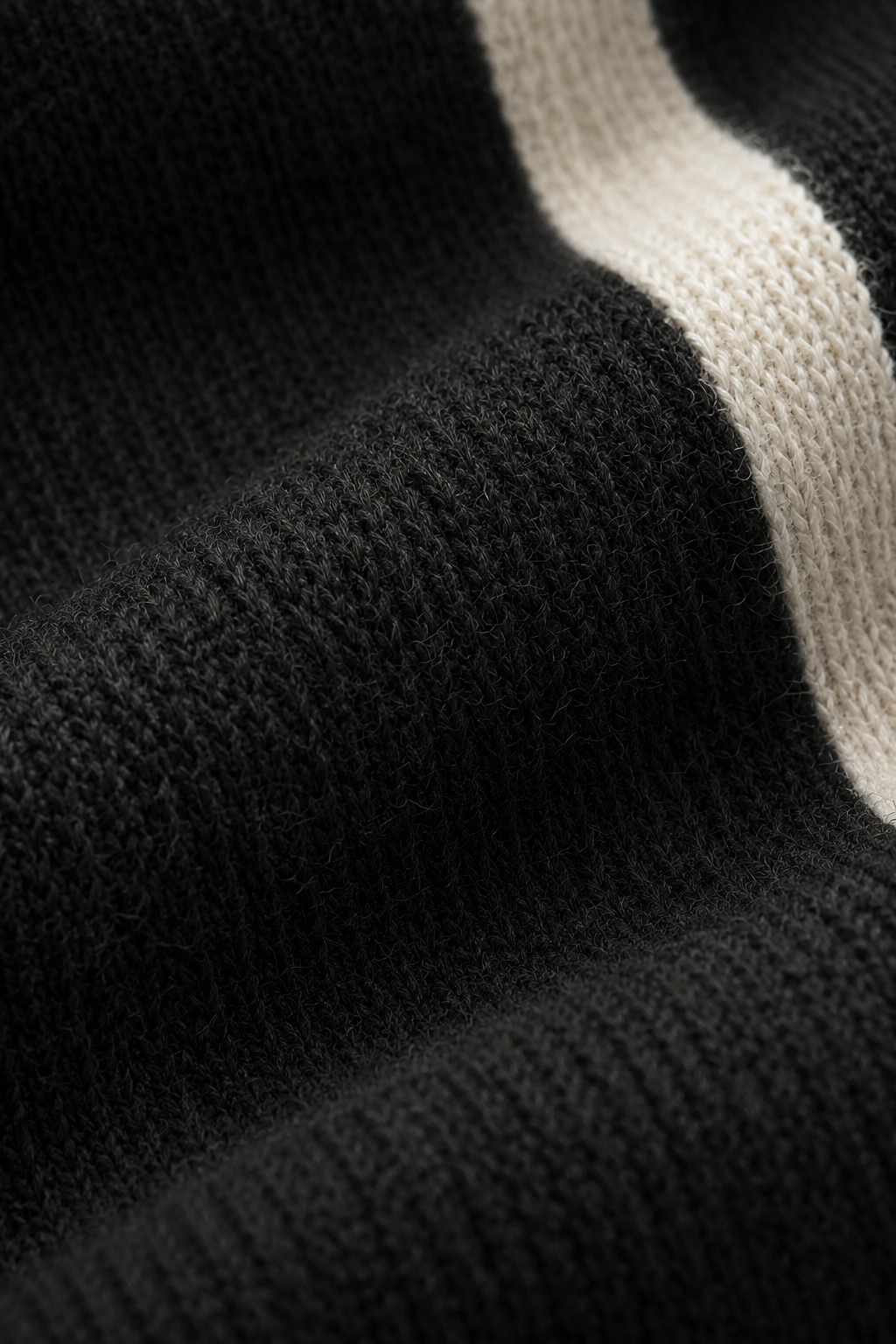 Rib Collar Zip Knit Black