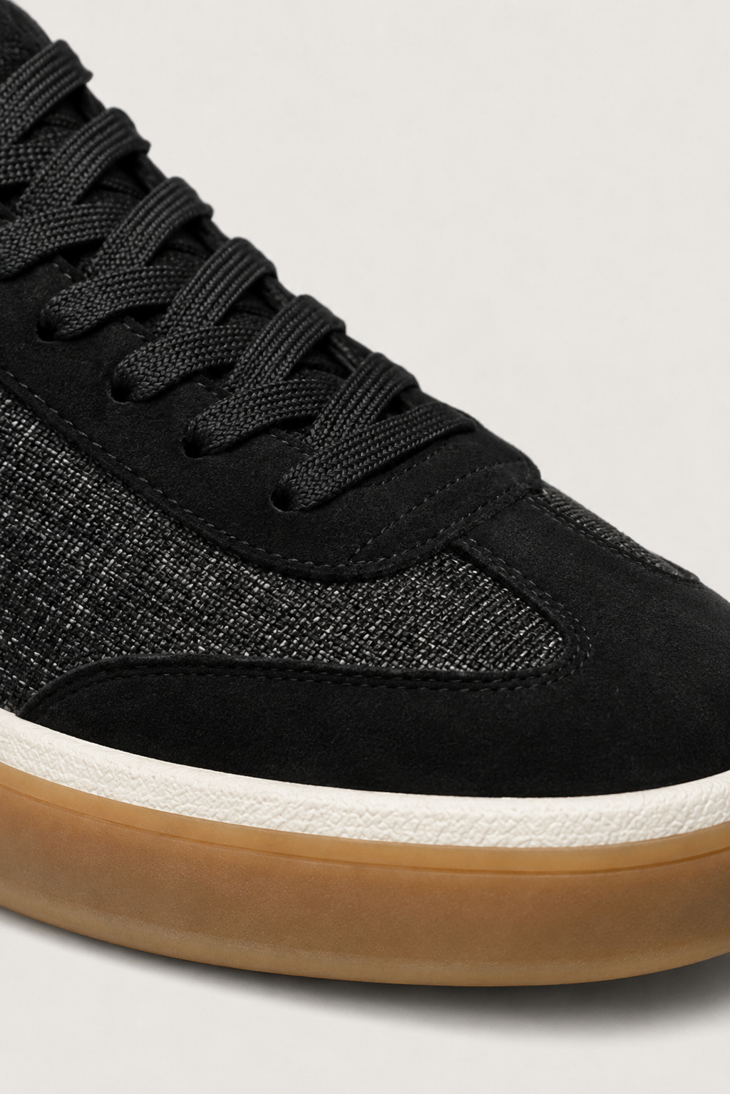 Avenza Sneaker Black