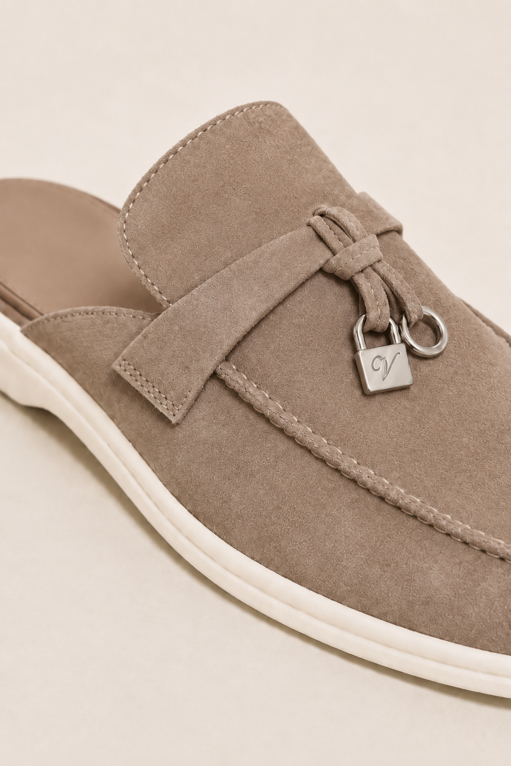 Ancestral Buckle Mule Beige